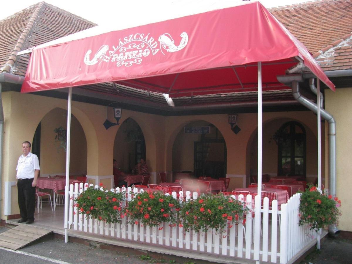 Halaszcsarda-Panzio Hotel Körmend Exterior foto